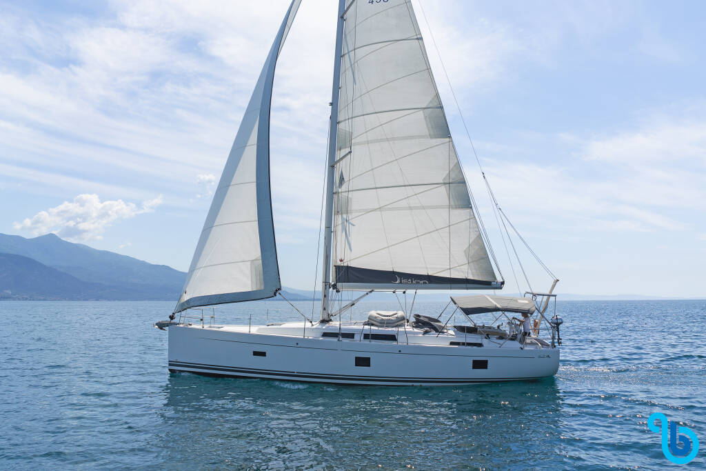 Hanse 458, Triton