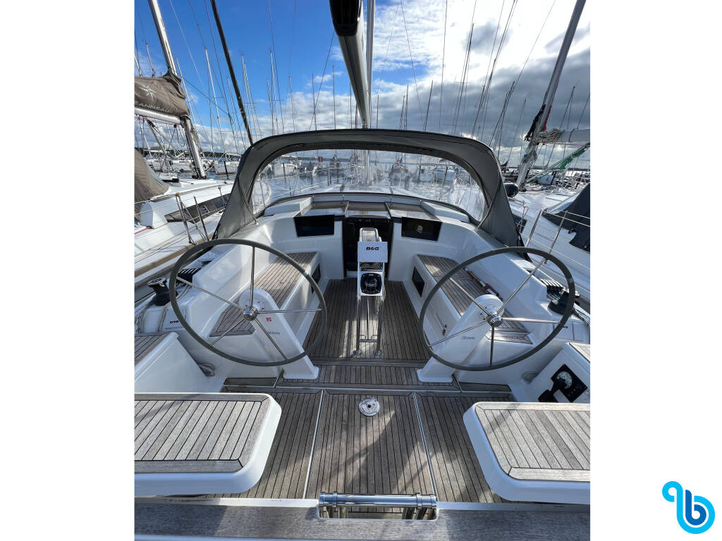 Hanse 458, Seven