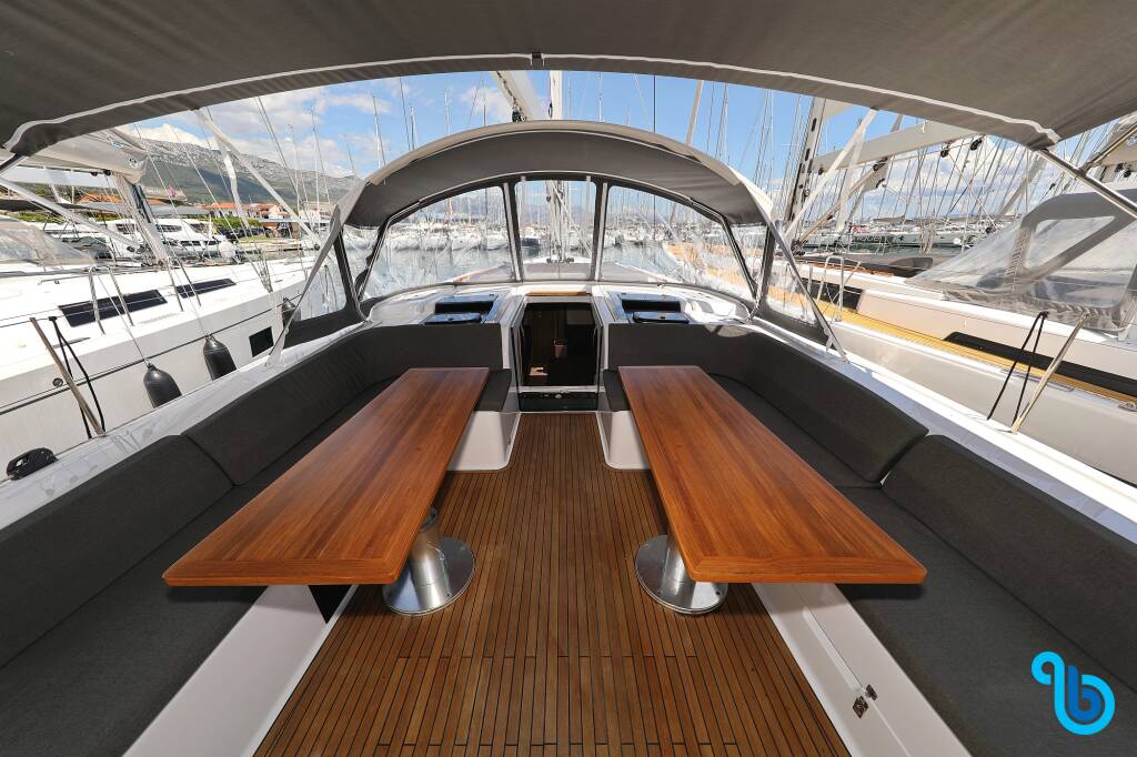 Hanse 548, 