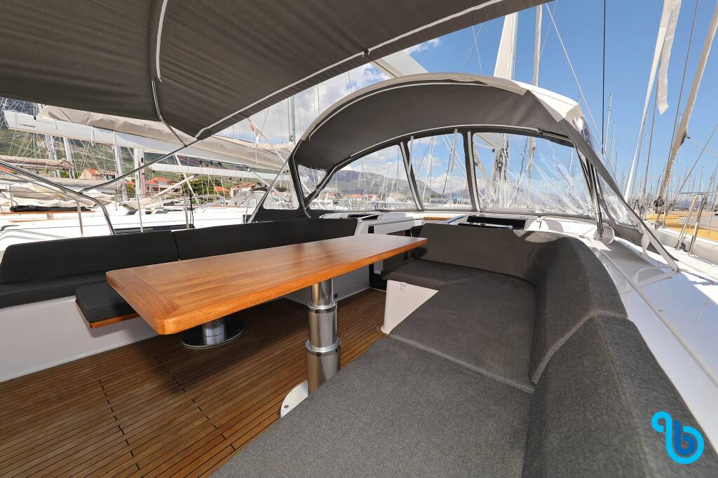 Hanse 548, 