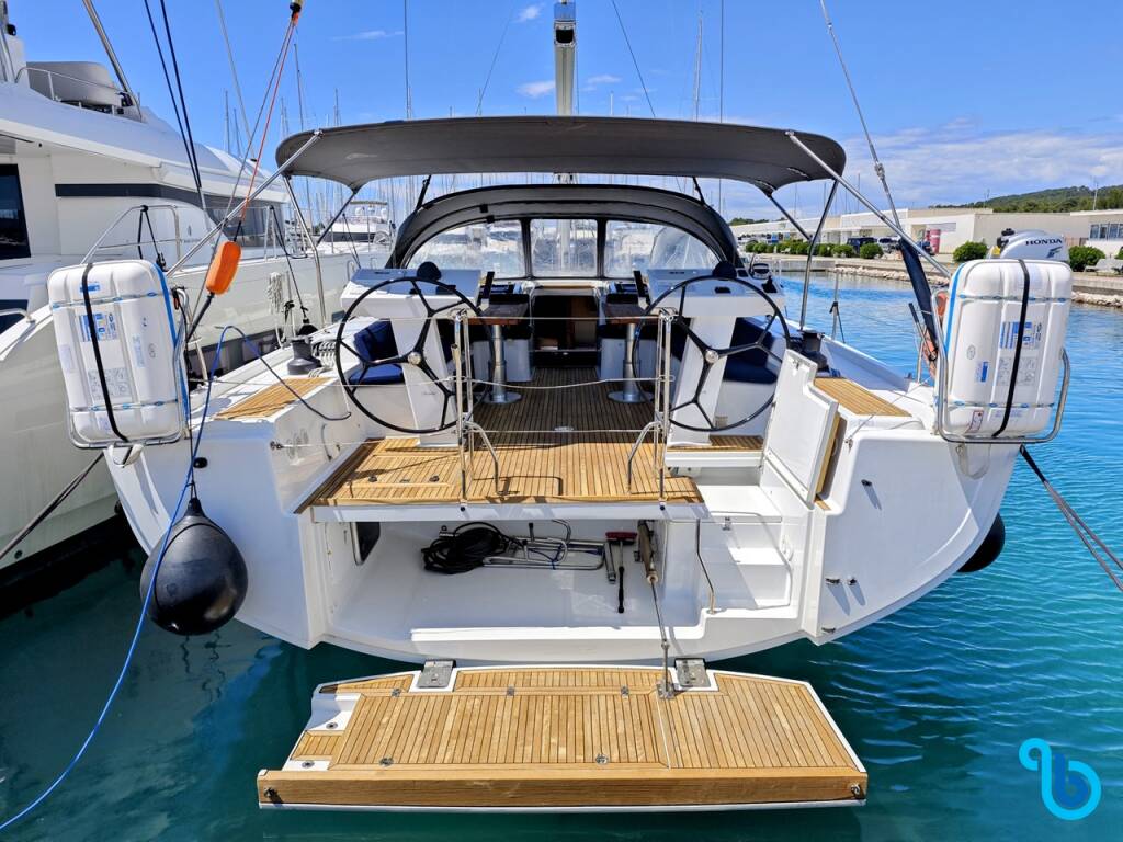 Hanse 548, 