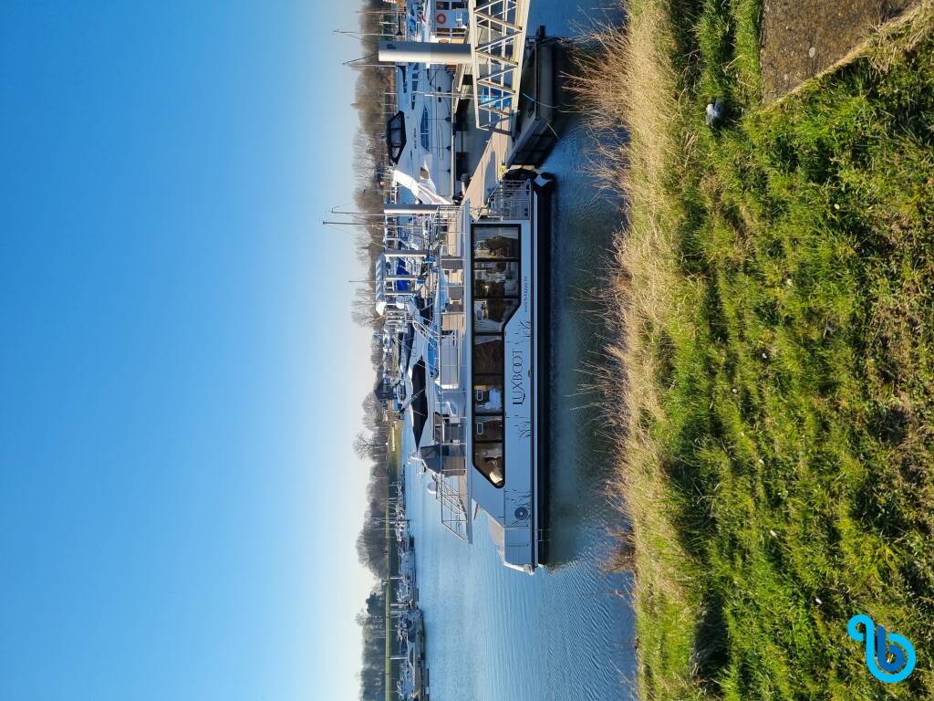 Houseboat , Paris