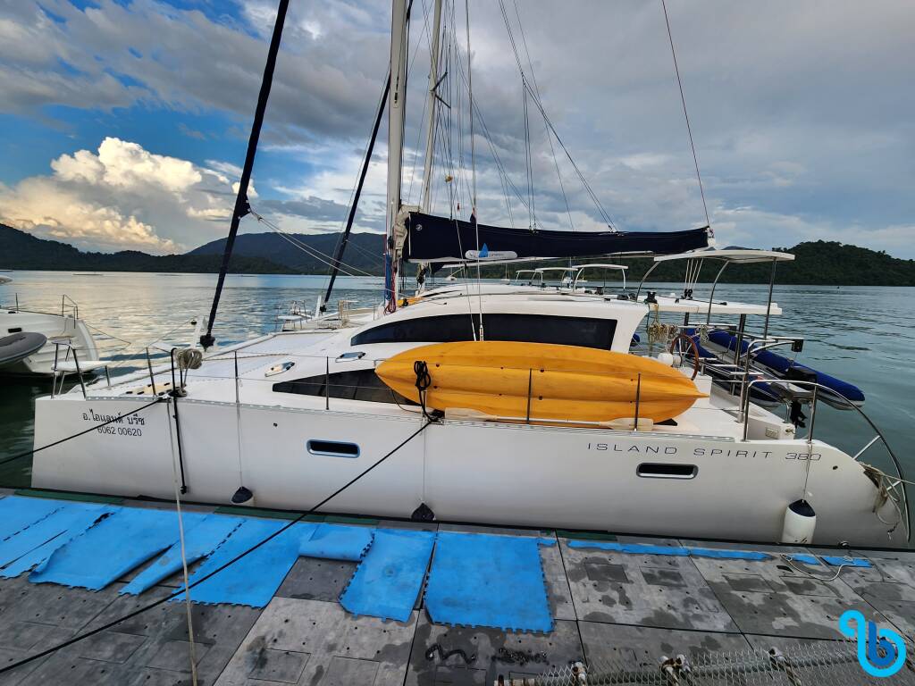 Island Spirit 38, Island Breeze