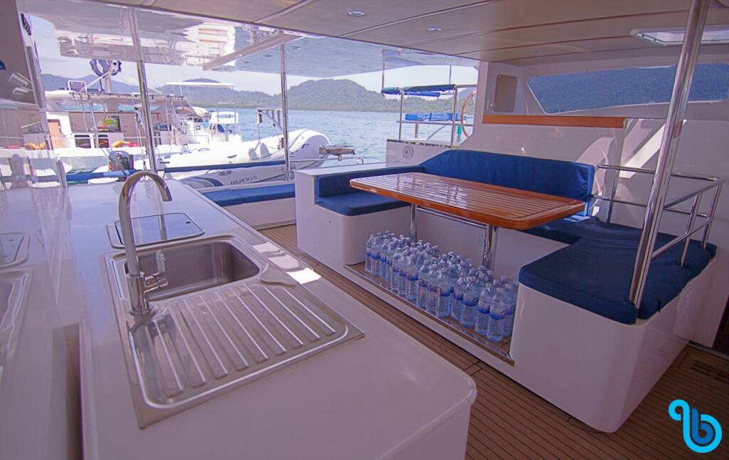 Island Spirit 38, Island Breeze