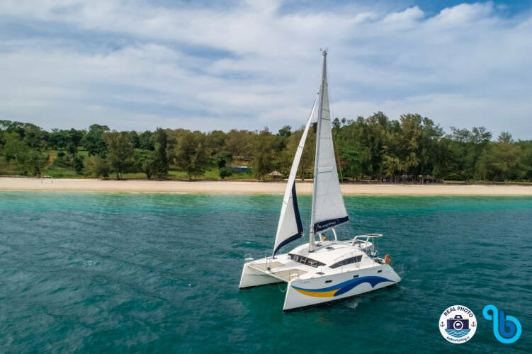 Island Spirit 410 Isle Phantom