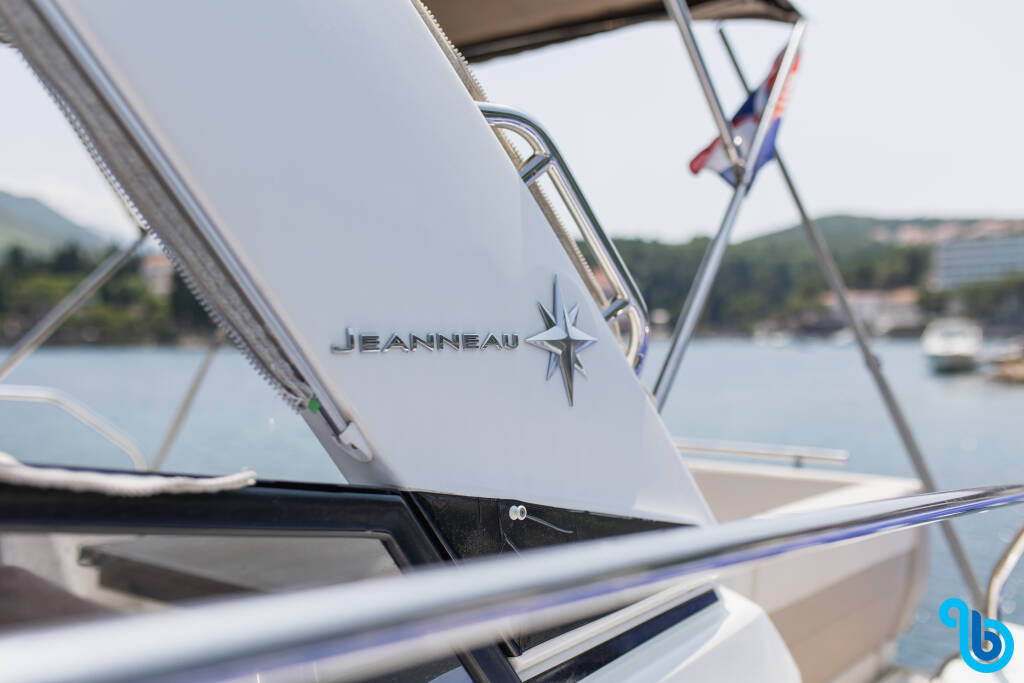 Jeanneau Leader 30, Leader 30