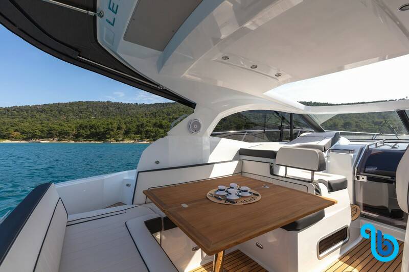 Jeanneau Leader 36, CHROMIA