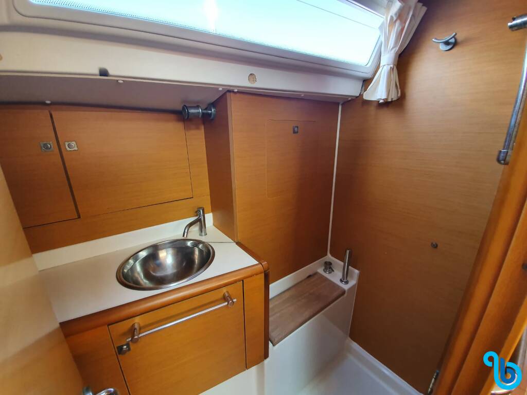 Jeanneau Sun Odyssey 409, Malee