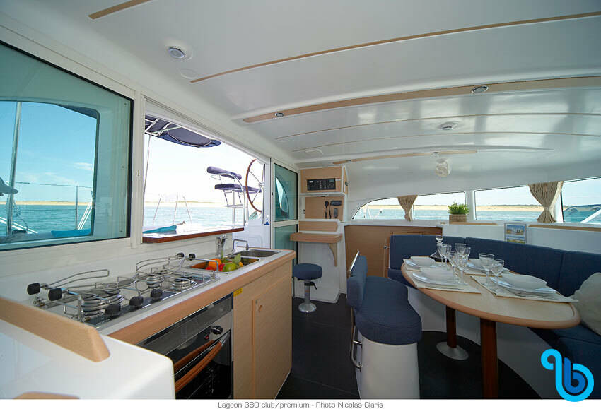 Lagoon 380, LUNASEA **