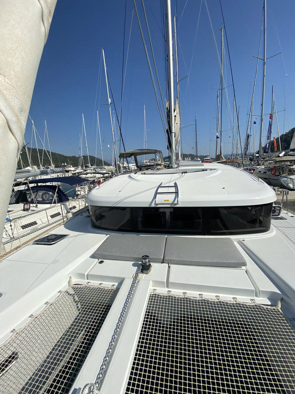 Lagoon 40, Falcon