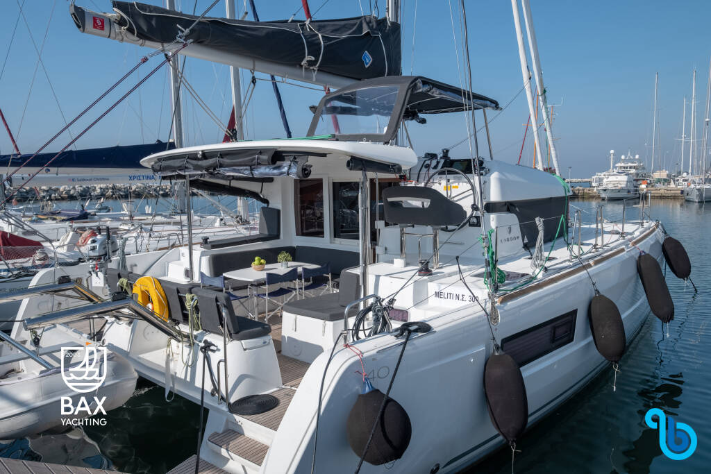 Lagoon 40, Meliti (A/C & Watermaker)