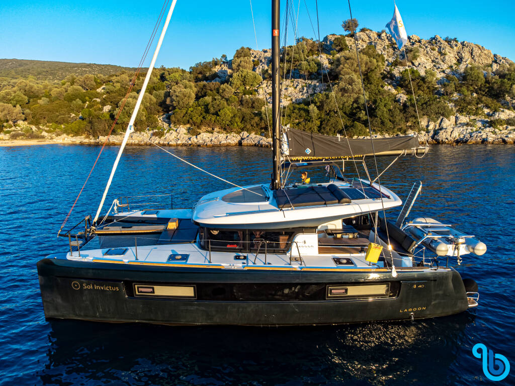 Lagoon 40, Sol Invictus VIP-equipped (AC/Gen/Watermaker)