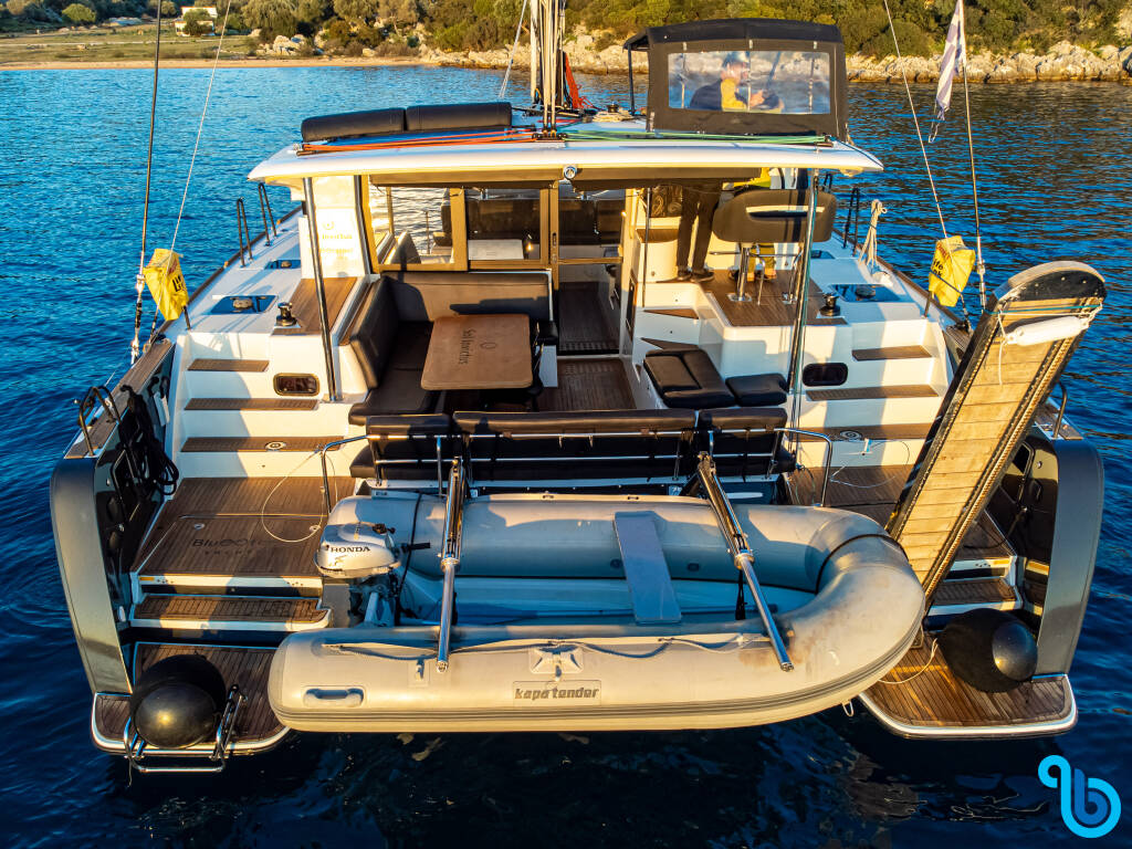 Lagoon 40, Sol Invictus VIP-equipped (AC/Gen/Watermaker)