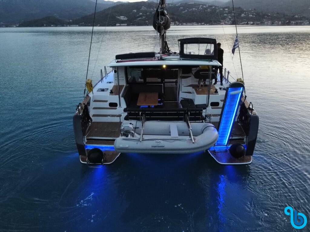 Lagoon 40, Sol Invictus VIP-equipped (AC/Gen/Watermaker)