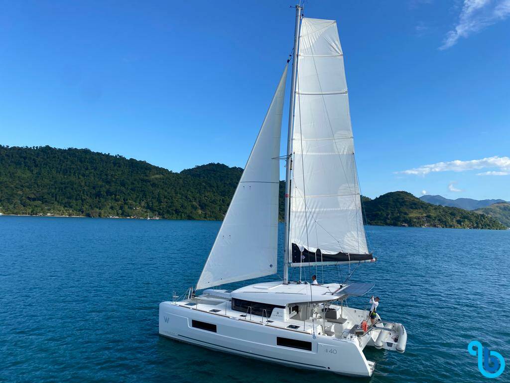 Lagoon 40, Atmosfera W