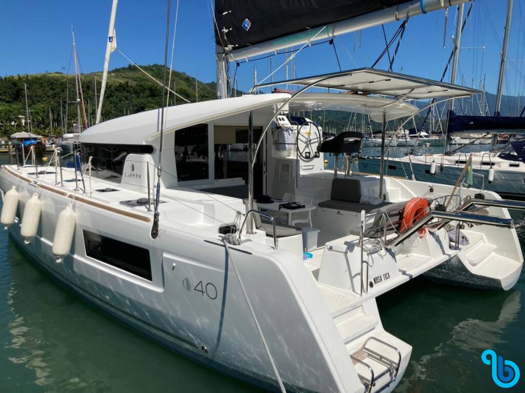 Lagoon 40, Atmosfera W