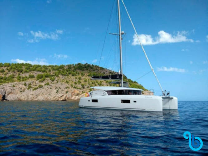 Lagoon 42 Owner version SIDE - Owner Version