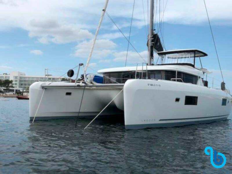 Lagoon 42 Version 3 Cabinas Full Equipe, Side