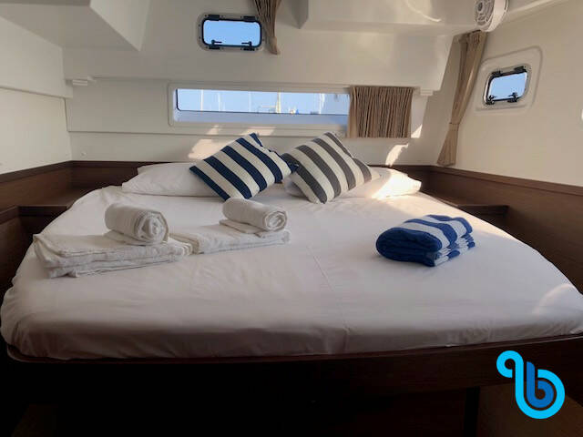 Lagoon 42 Version 3 Cabinas Full Equipe, Side