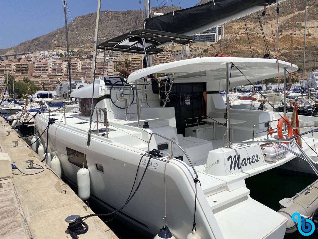 Lagoon 42, Mares