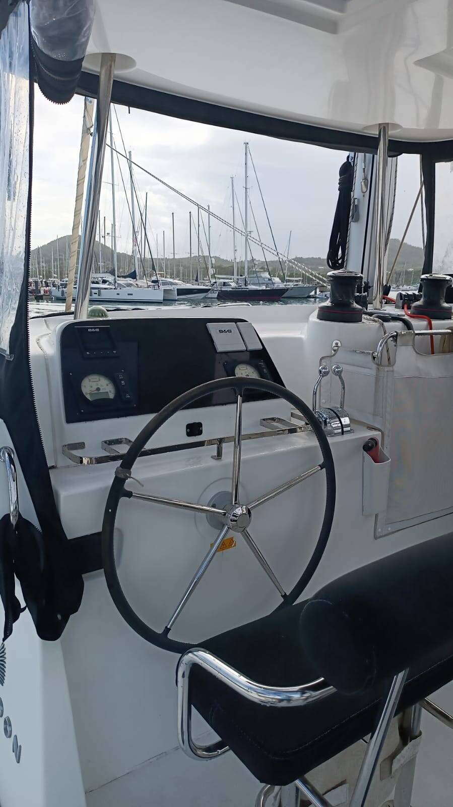 Lagoon 42, Taina