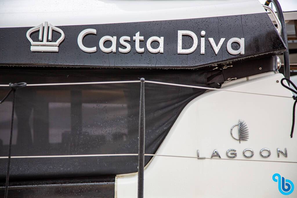 Lagoon 42, Casta Diva VIP-equipped (AC/Gen/Watermaker)