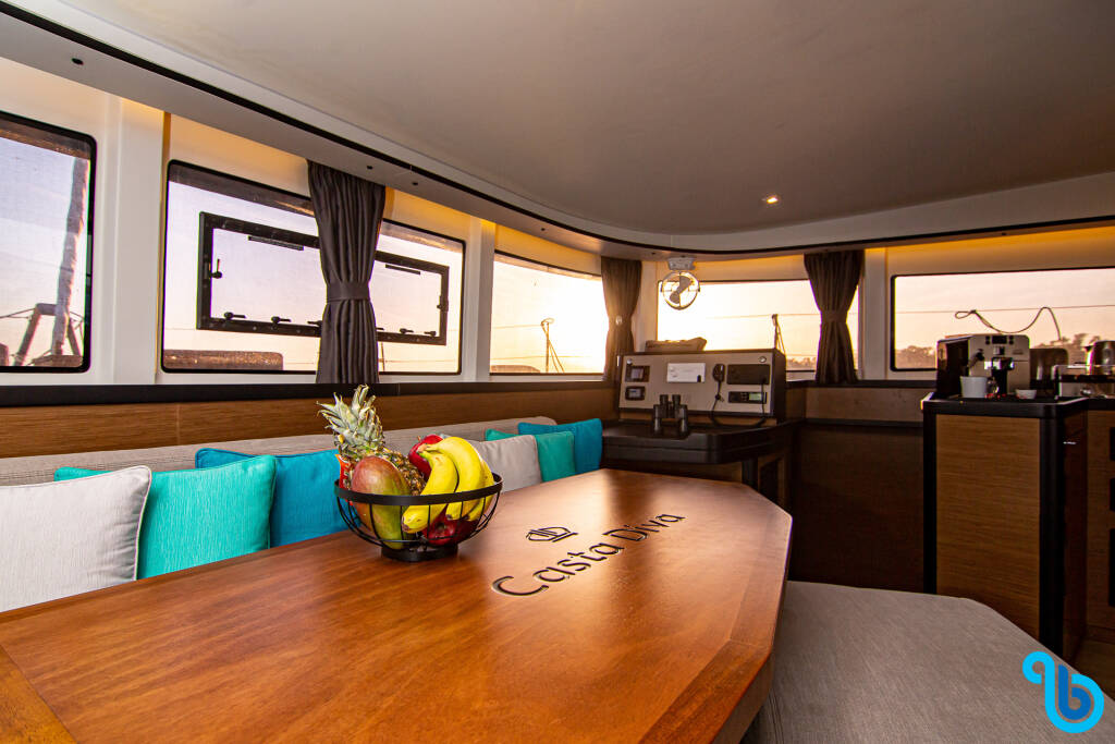 Lagoon 42, Casta Diva VIP-equipped (AC/Gen/Watermaker)