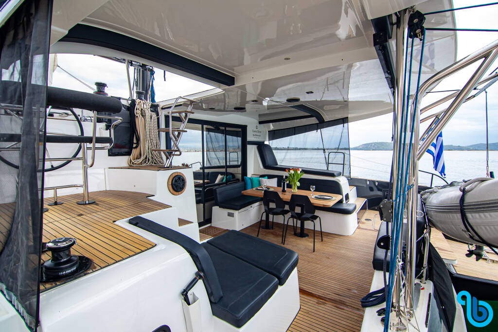 Lagoon 42, Casta Diva VIP-equipped (AC/Gen/Watermaker)