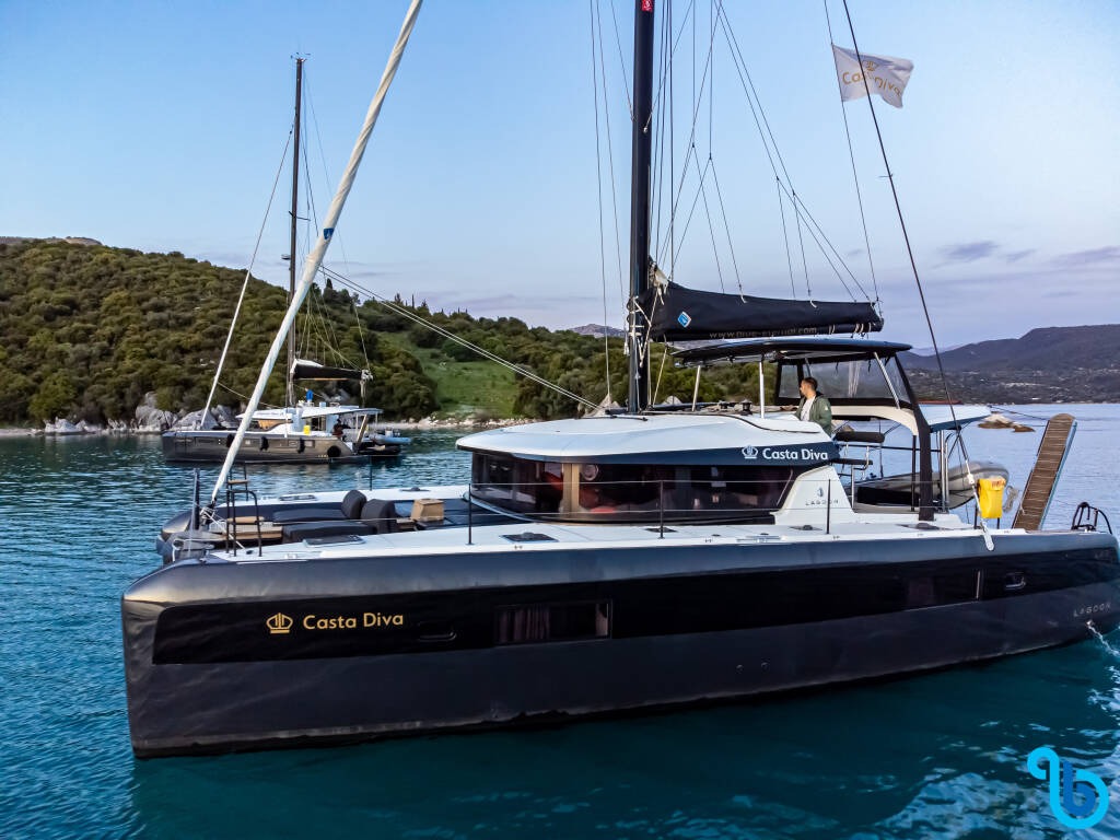 Lagoon 42, Casta Diva VIP-equipped (AC/Gen/Watermaker)