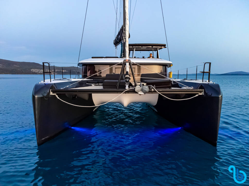 Lagoon 42, Casta Diva VIP-equipped (AC/Gen/Watermaker)