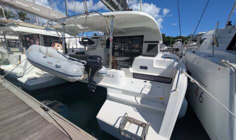 Lagoon 42 PERIWINKLE