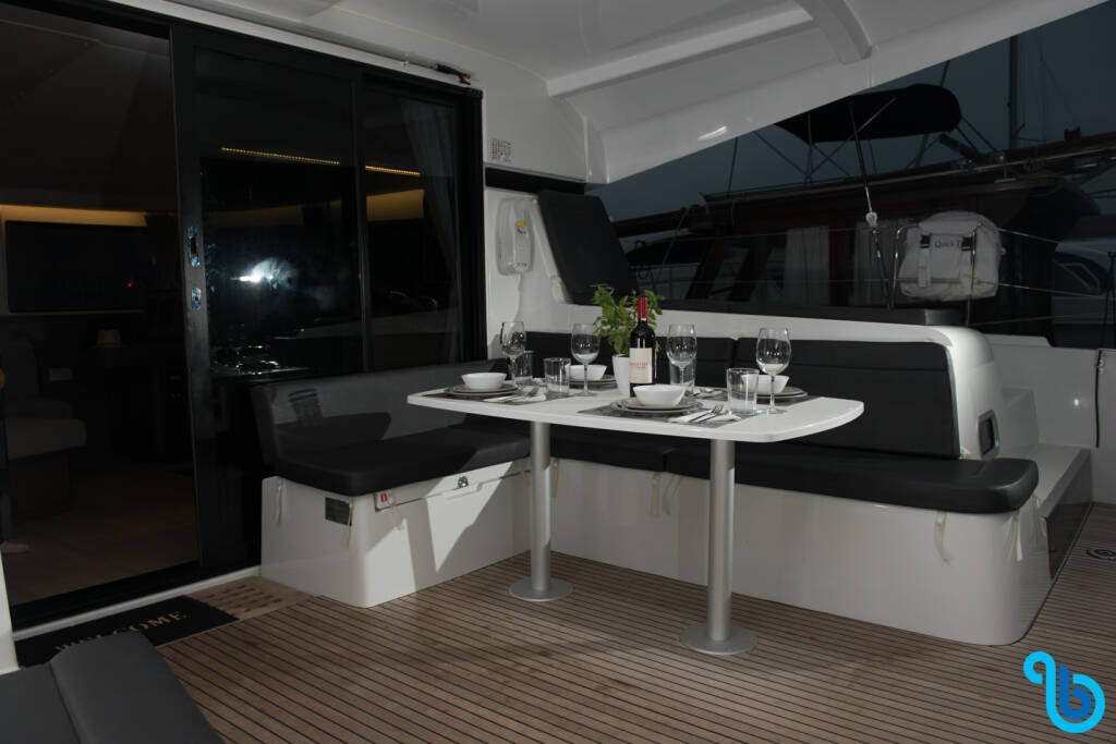 Lagoon 42, Euphoria