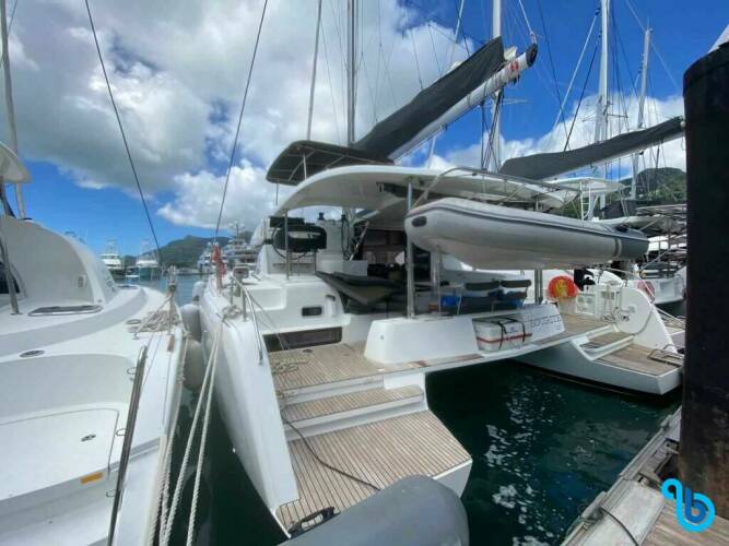 Lagoon 42 | ZOURITE