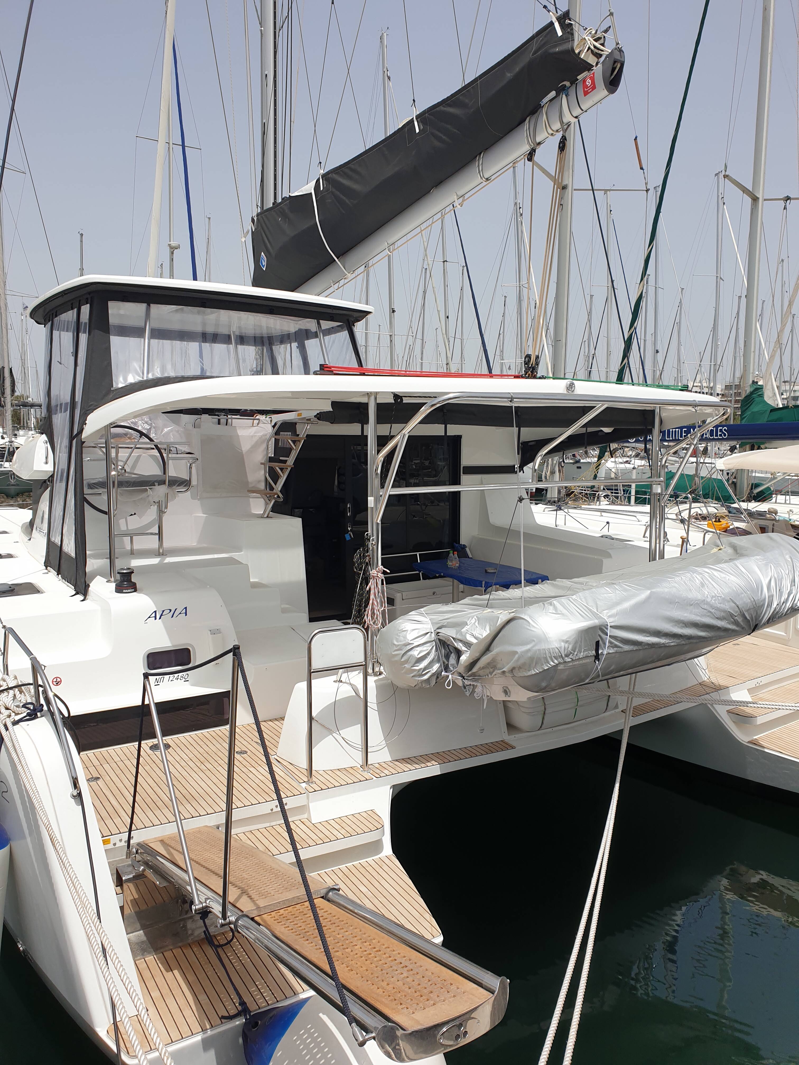 Lagoon 42, Aria