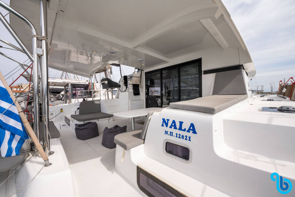 Lagoon 42, Nala  - A/C & Generator