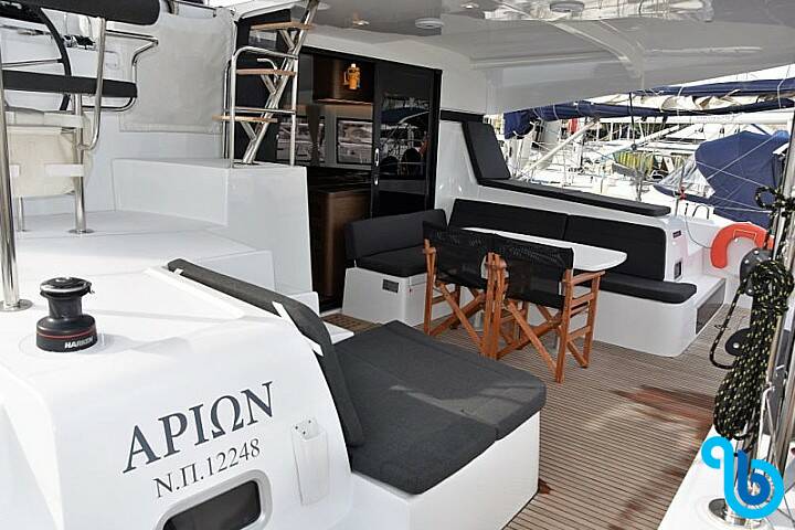 Lagoon 42, Arion