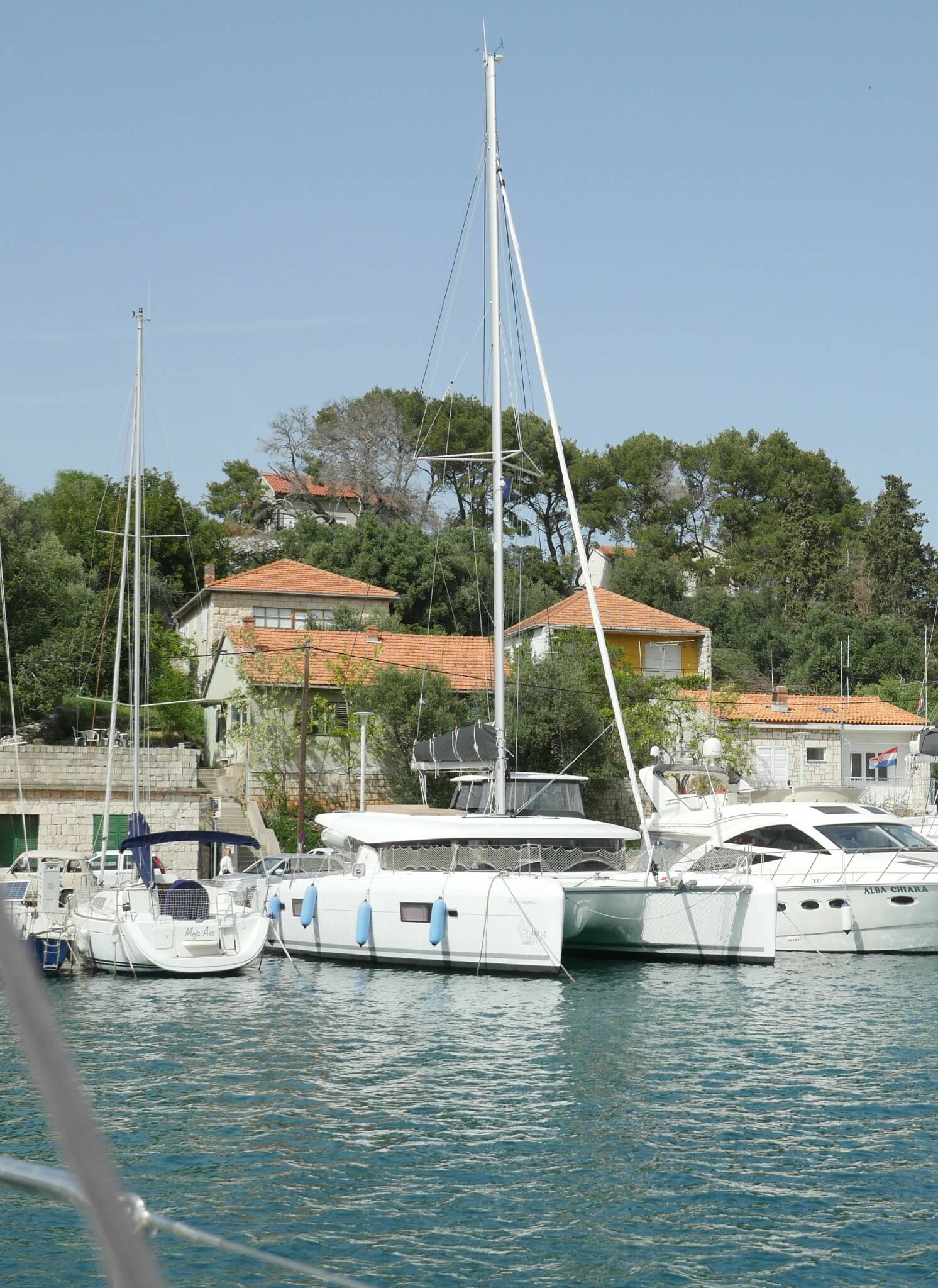 Lagoon 42, Galapagos