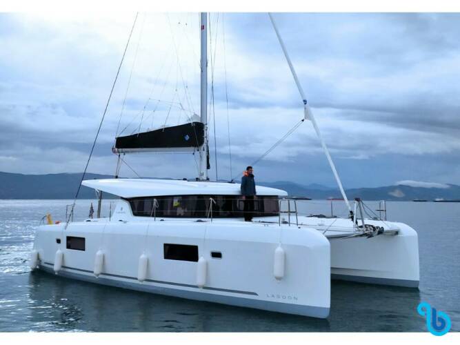 Lagoon 42, ATHINA (Αir condition, generator, water maker, 1 SUP free of charge)