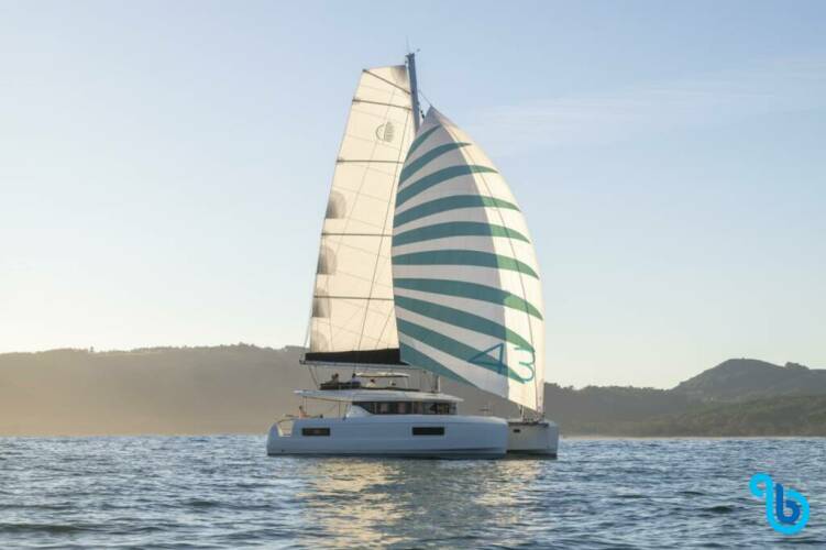 Lagoon 43 | SOLARA