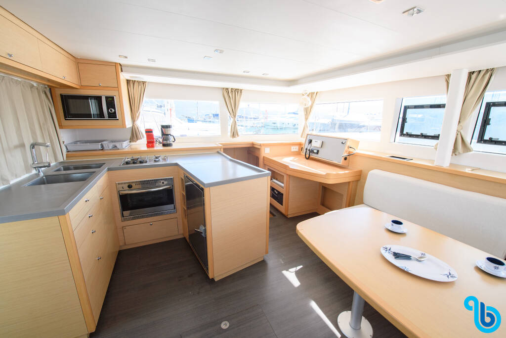 Lagoon 450  Flybridge, Athina