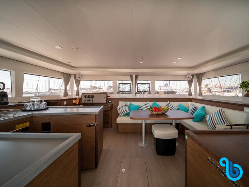 Lagoon 450  Flybridge, 