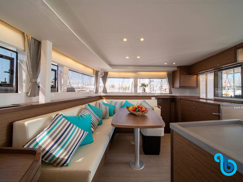 Lagoon 450  Flybridge, 