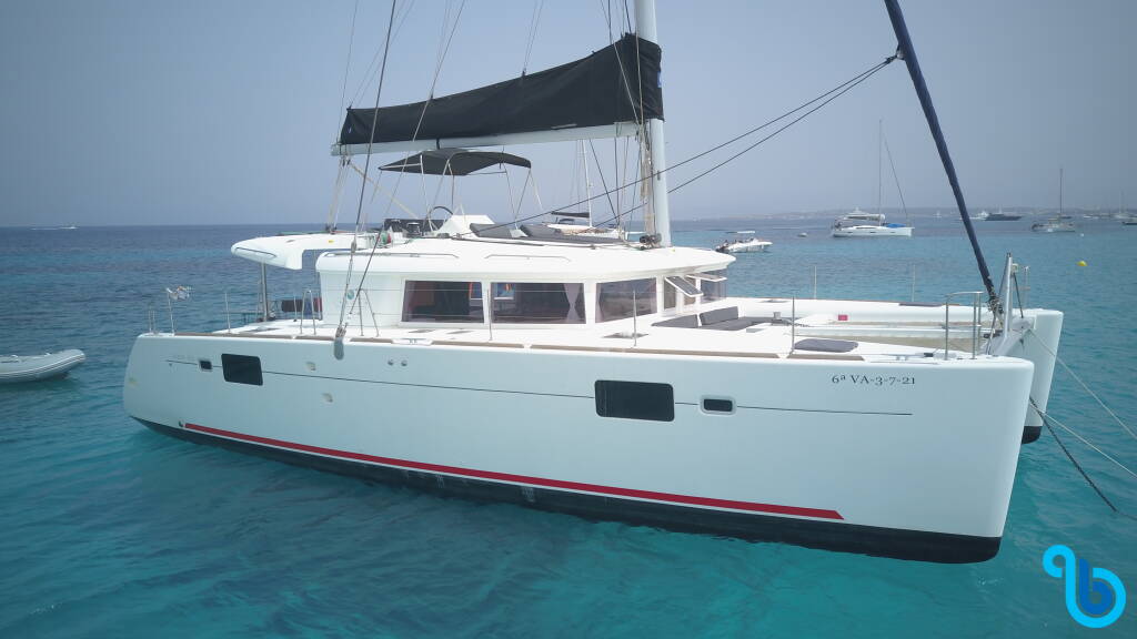 Lagoon 450  Flybridge, Fornes