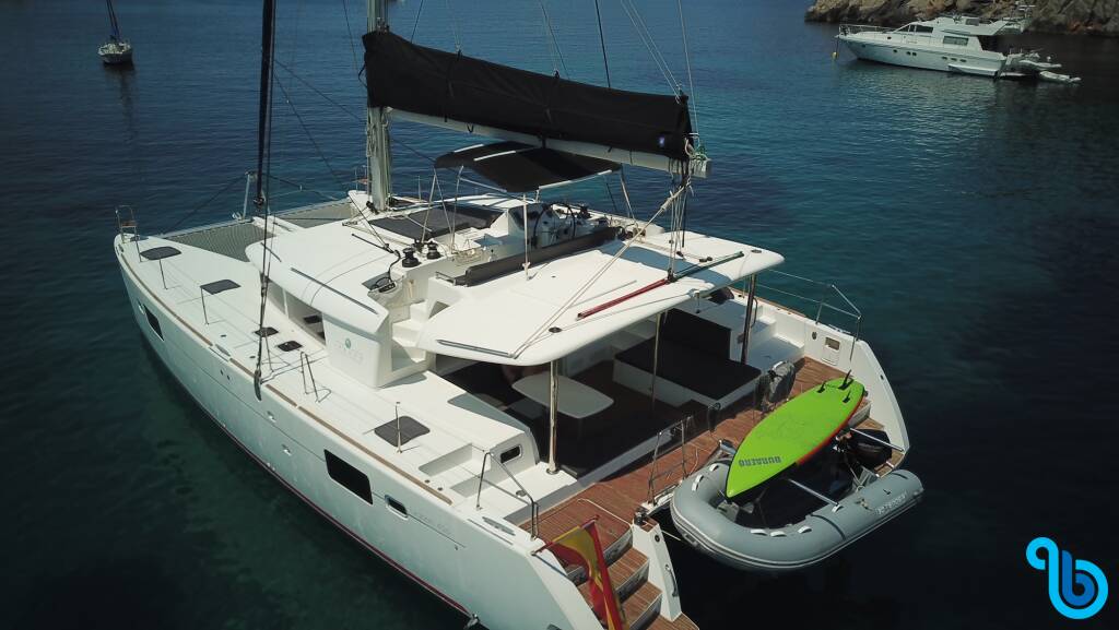 Lagoon 450  Flybridge, Fornes