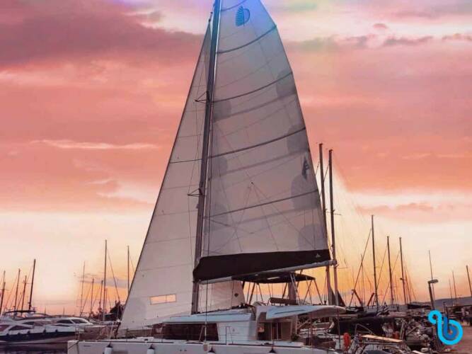 Lagoon 450 Flybridge Lagoon 450F built 2019 Generator, A/C, Watermaker