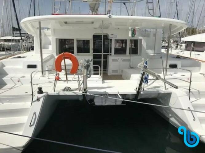 Lagoon 450 Flybridge | Lagoon 450F Airco & Generator