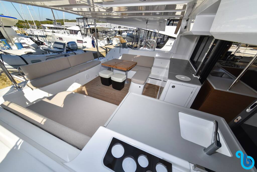 Lagoon 46_, Majestic