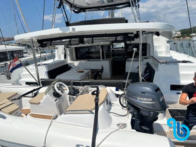 Lagoon 46 , 