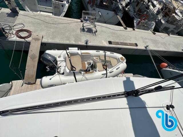 Lagoon 46 , 