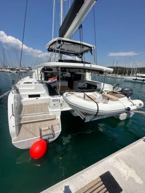 Lagoon 46 , 